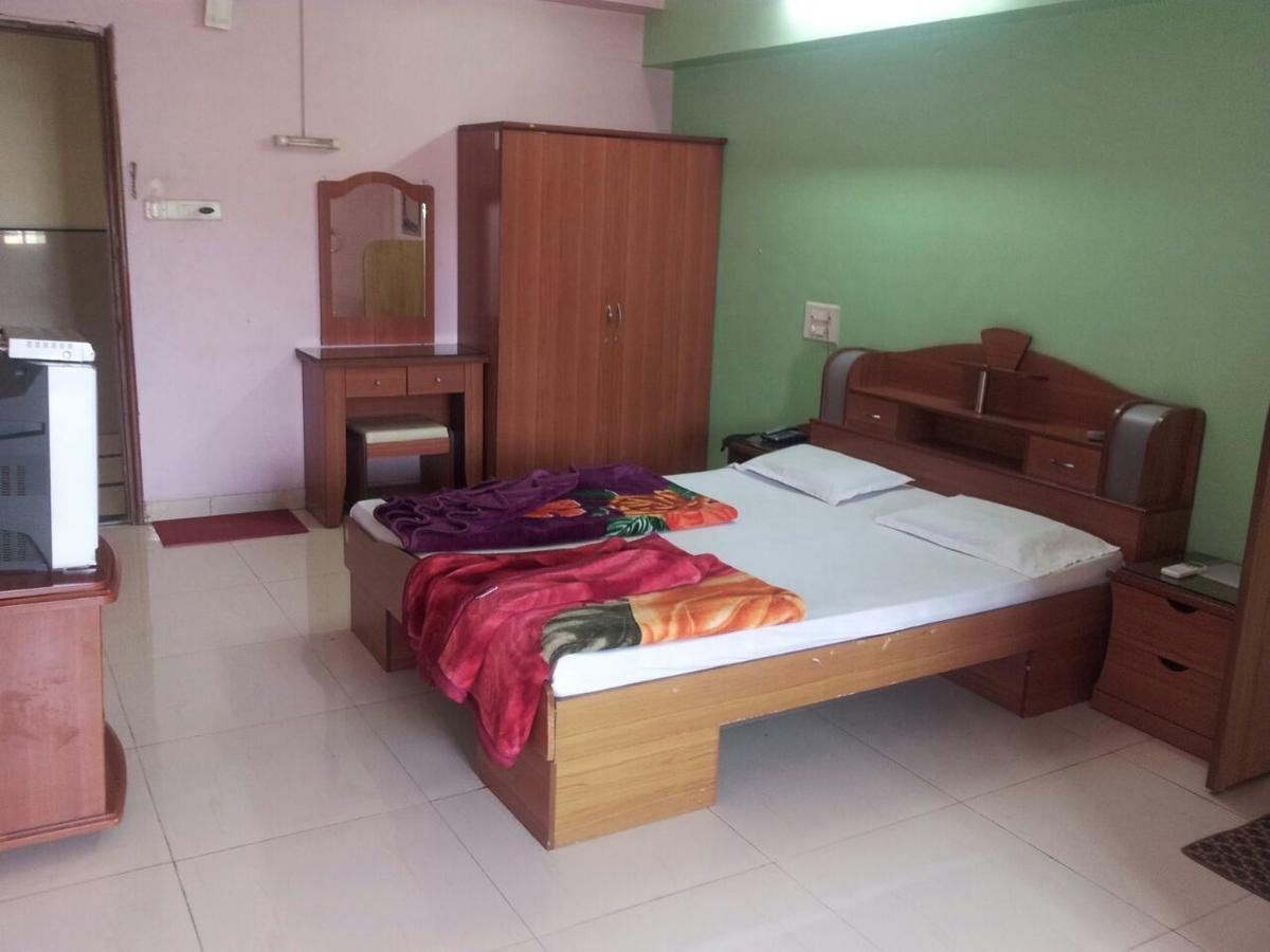 Sarang Lodging & Boarding Villa Satara Exterior photo